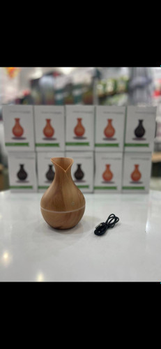 بخور سرد کوزی ابعاد 95x95x145 میلیمتر وزن 140 گرم منبع انرژی برق ظرفیت مخزن آب 0.13 لیتر حداکثر فضای مناسب 8 📌📌